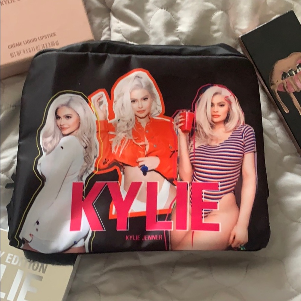 NEW 💄 Kylie Cosmetic Make up bag